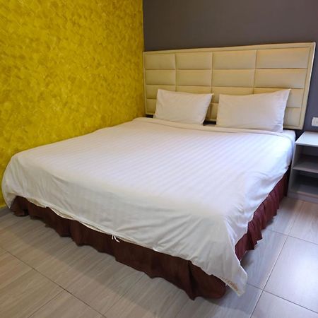 Fortune Hotel Johor Bahru Esterno foto