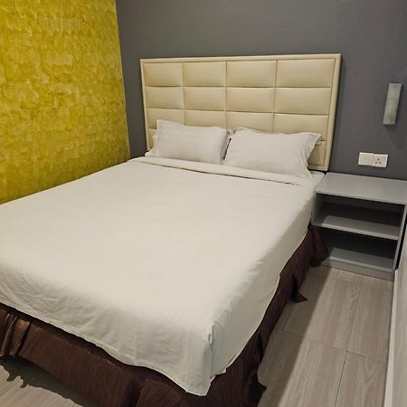Fortune Hotel Johor Bahru Esterno foto